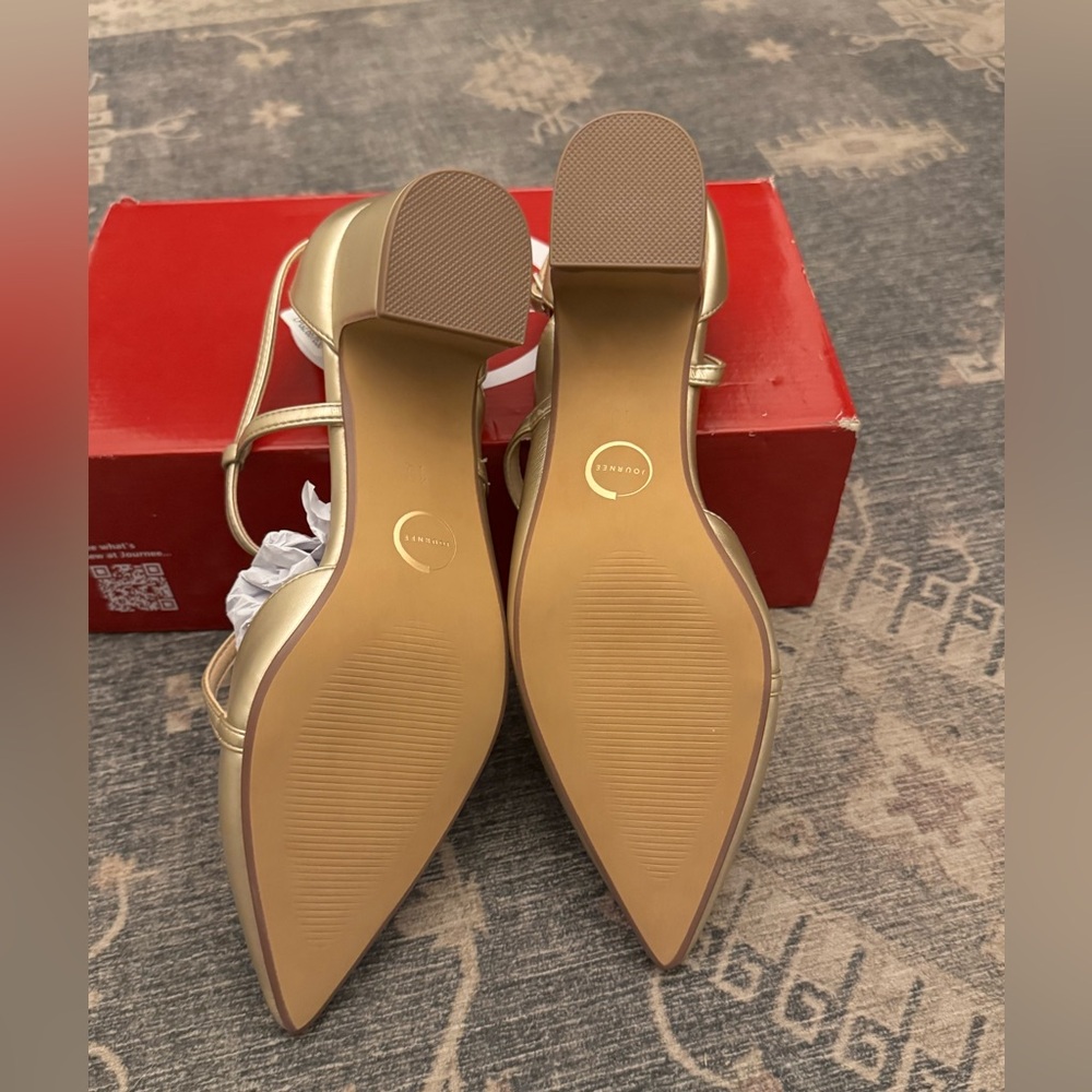 Journee Collection Champagne Pointed Heels - Picture 2 of 3